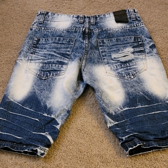 Switch Distressed Shorts - Picture 2 of 3